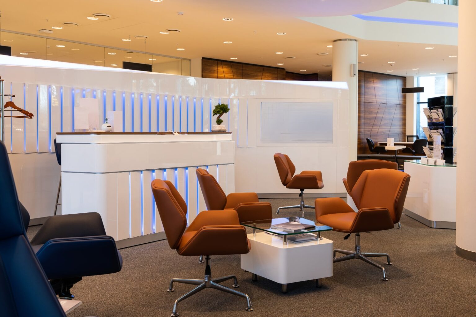 9 Reasons Why Corporate Interior Design Transforms Workplaces - TKI